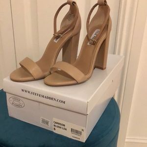 Steve Madden nude block heel heels. Size 6